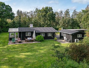 Vakantiehuis "Arnborg" - 2km from the sea