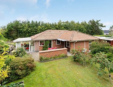 Vakantiehuis "Maksimilian" - 1.5km from the sea