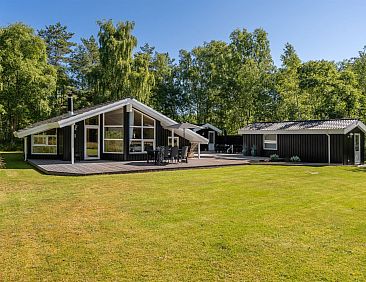 Vakantiehuis "Mika" - 1km from the sea