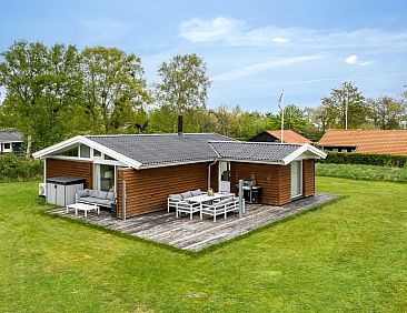 Vakantiehuis "Karin" - 300m from the sea