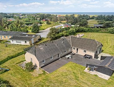 Vakantiehuis "Law" - 400m from the sea