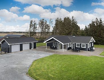 Vakantiehuis "Erene" - 850m from the sea