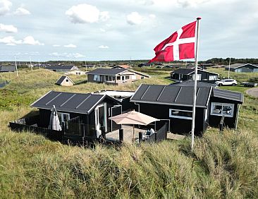 Vakantiehuis "Aruna" - 200m from the sea