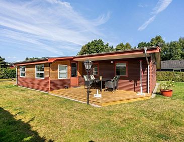 Vakantiehuis "Sveina" - 600m from the sea