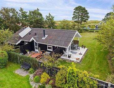 Vakantiehuis "Akseline" - 300m from the sea