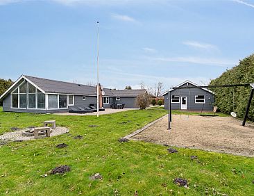 Vakantiehuis "Fidelia" - 400m from the sea