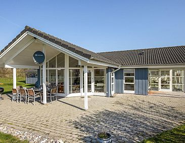 Vakantiehuis "Bara" - 600m from the sea