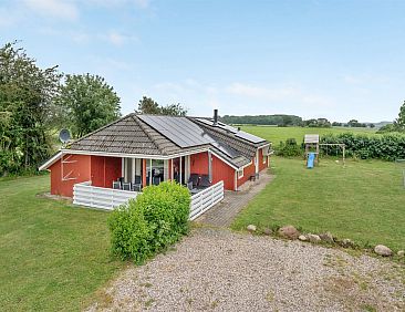Vakantiehuis &quot;Emly&quot; - 1.1km from the sea