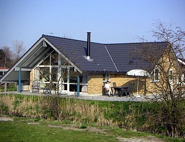 Vakantiehuis Modernes, geräumiges Haus mit großer Terrasse