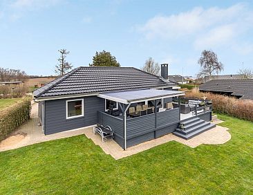 Vakantiehuis "Aloisia" - 300m from the sea