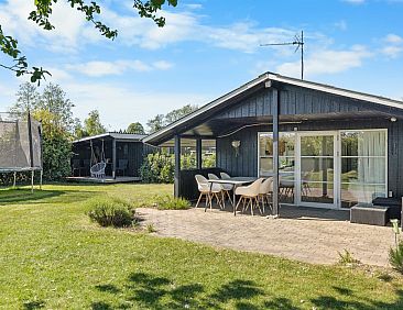 Vakantiehuis "Justina" - 200m from the sea