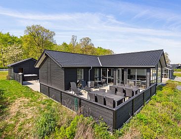 Vakantiehuis "Helina" - 180m from the sea