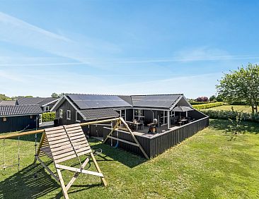 Vakantiehuis "Delko" - 650m from the sea