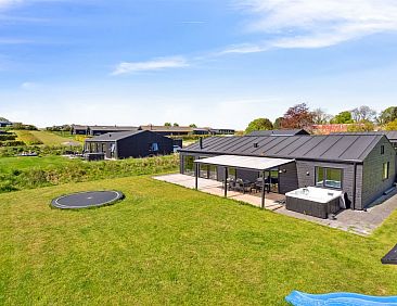 Vakantiehuis &quot;Jul&quot; - 300m from the sea