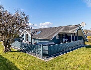 Vakantiehuis "Aika" - 450m from the sea