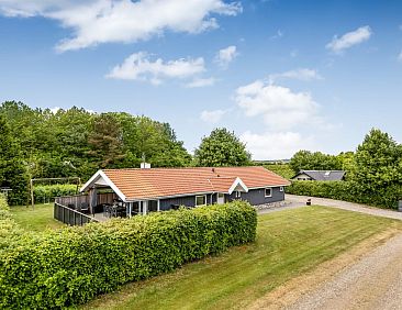 Vakantiehuis "Irlin" - 850m from the sea