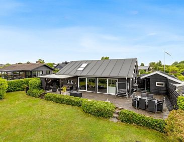 Vakantiehuis "Adser" - 300m from the sea