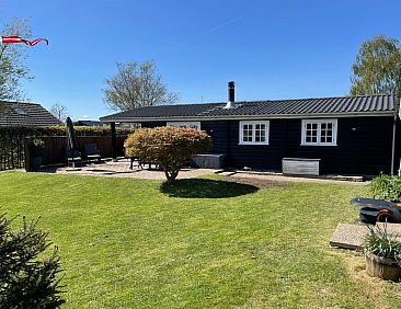 Vakantiehuis "Reimund" - 400m from the sea