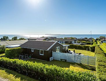 Vakantiehuis "Raymond" - 175m from the sea