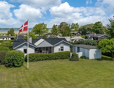 Vakantiehuis "Rise" - 250m from the sea