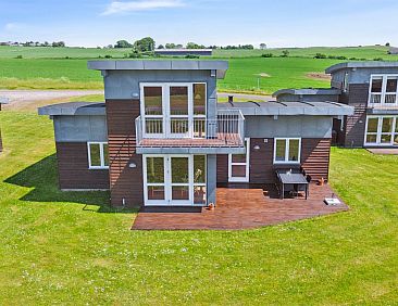 Vakantiehuis "Noreen" - 500m from the sea