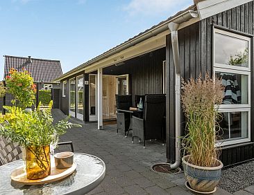 Vakantiehuis "Kei" - 75m from the sea