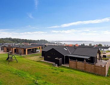 Vakantiehuis "Gunborg" - 400m from the sea