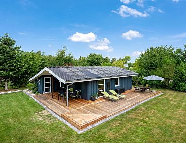 Vakantiehuis "Ellie" - 500m from the sea