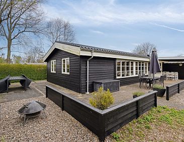 Vakantiehuis "Mahalia" - 300m from the sea