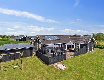 Vakantiehuis "Hakan" - 900m from the sea