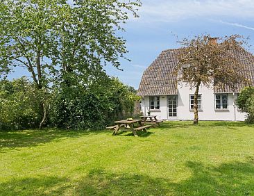 Vakantiehuis "Ilja" - 400m from the sea