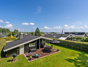 Vakantiehuis "Fiete" - 200m from the sea