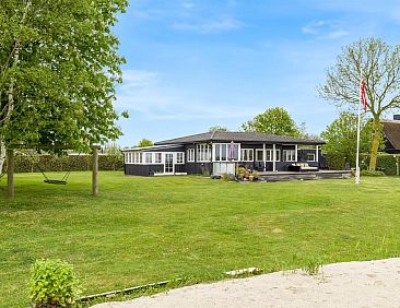 Vakantiehuis "Elodie" - 10m from the sea