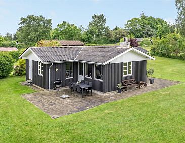 Vakantiehuis "Jaike" - 350m from the sea