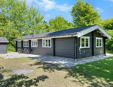 Vakantiehuis "Doris" - 150m from the sea