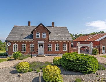 Vakantiehuis "Dvonta" - 170m from the sea