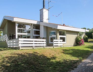 Vakantiehuis "Roel" - 500m from the sea