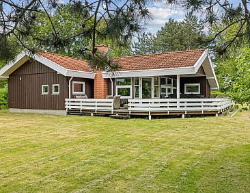 Vakantiehuis "Hennrik" - 240m from the sea