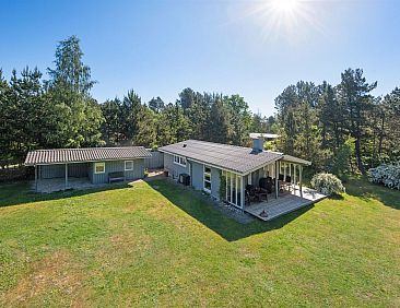 Vakantiehuis "Torhild" - 150m from the sea