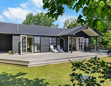 Vakantiehuis "Edvardsine" - 40m from the sea