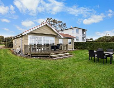 Vakantiehuis "Astrath" - 10m from the sea