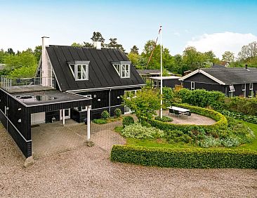 Vakantiehuis "Gullan" - 75m from the sea