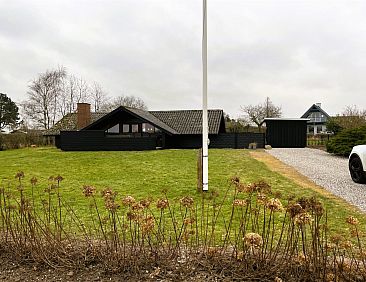 Vakantiehuis "Kajsa" - 150m from the sea