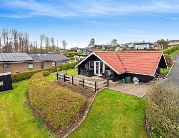 Vakantiehuis "Anu" - 400m from the sea