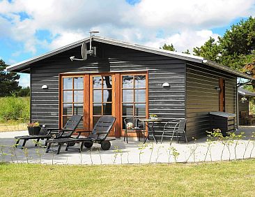«Seaside Escape in Ho Bay»