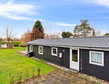 Vakantiehuis "Kara" - 450m from the sea