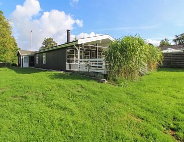 Vakantiehuis "Sjard" - 700m from the sea