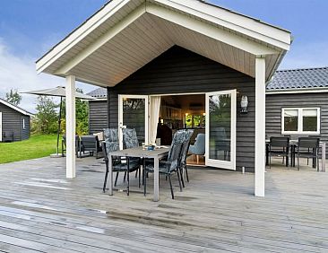 Vakantiehuis "Hovi" - 850m from the sea