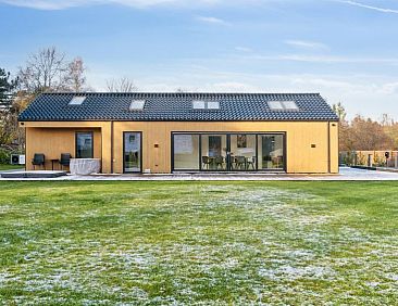 Vakantiehuis "Pauliina" - 1.1km from the sea