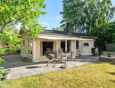 Vakantiehuis "Guthbrand" - 900m from the sea